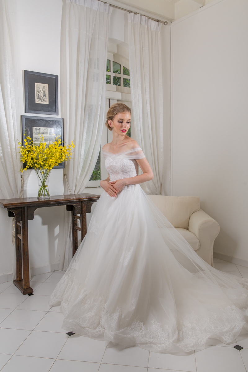 Off Shoulder Soft Tulle Lace Ballgown Wedding Dress
