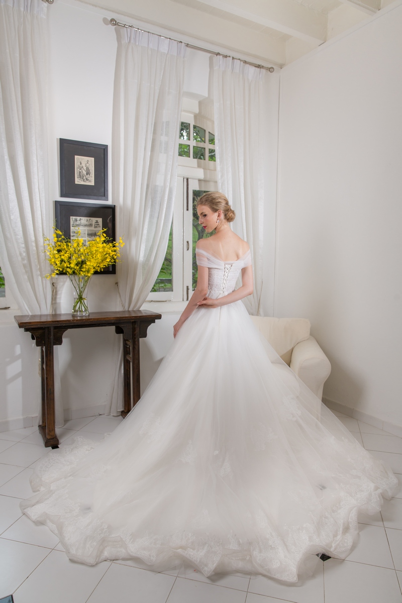 Off Shoulder Soft Tulle Lace Ballgown Wedding Dress