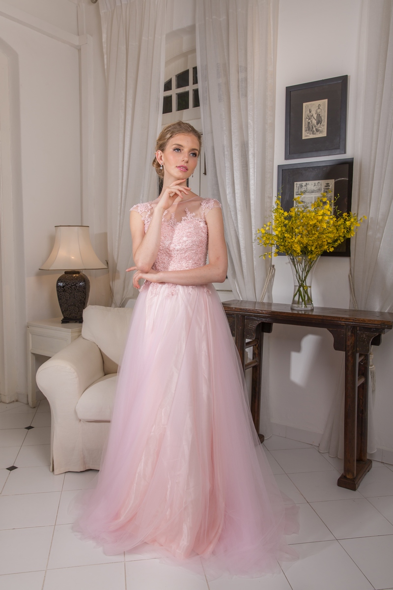 Pastel Pink Illusion Front And Back Pearl Beaded Lace Bodice Flowly Evening Dress